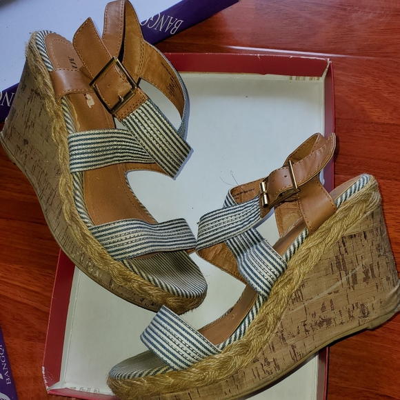 Merona Striped Blue Wedge Sandals Size 8 - Picture 1 of 5